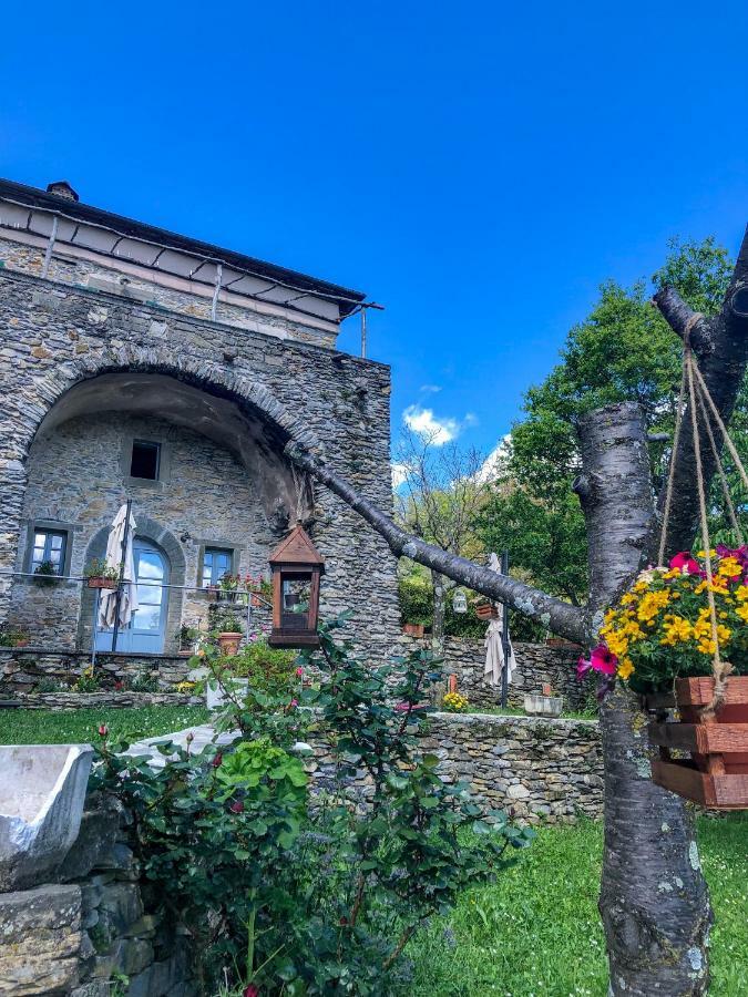 Agriturismo Casa Turchetti Comano  Exteriör bild